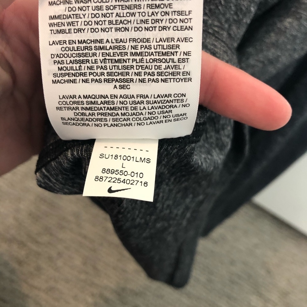 Nike Pro tank top - size large - Picture 5 of 5